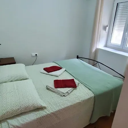 Angelinas House Glossa