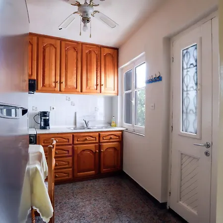 Angelinas House 4* Glossa